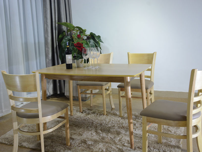 thiết kế bàn ăn hiện đại dễ dàng kết hợp với không gian nội thất